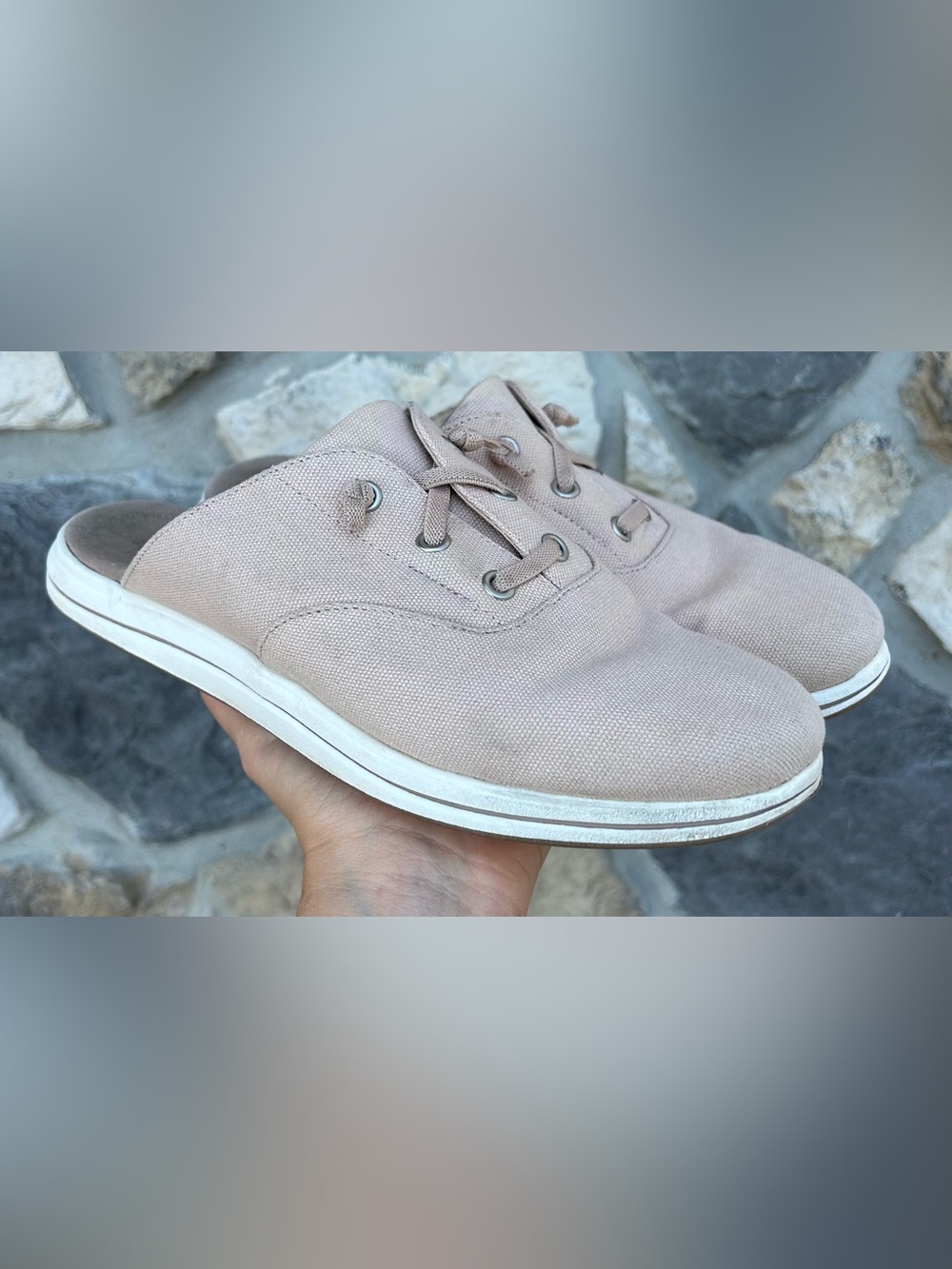 Clarks Breeze Clara Slip On Shoes Size 10 Beige Closet Staple Minimalist Comfort